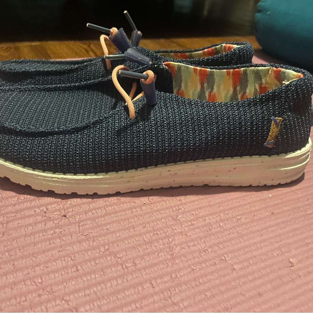 Women’s Size 9 Wendy Knit 2 HEY DUDE slip on shoes - Picture 4 of 7
